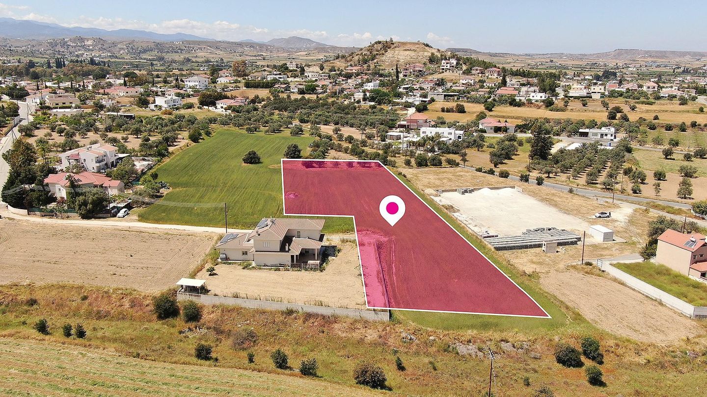 Residential field in Pera, Nicosia