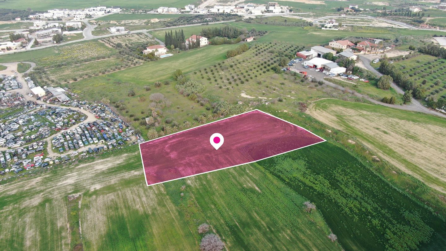 Residential field, Geri