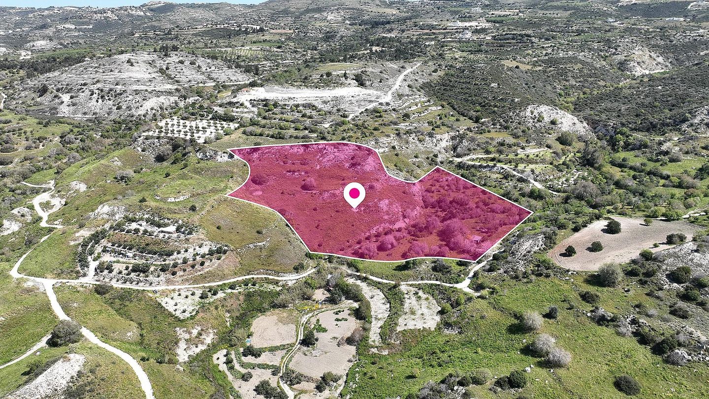 Agricultural Field in Mesa Chorio, Paphos